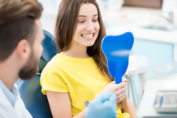 How An Experienced Cosmetic Dentist Can Help You Prepare For An Event